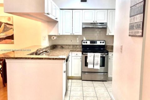 Condo in Sunny Isles Beach, Florida, 1 bedroom  № 1897856 - photo 19