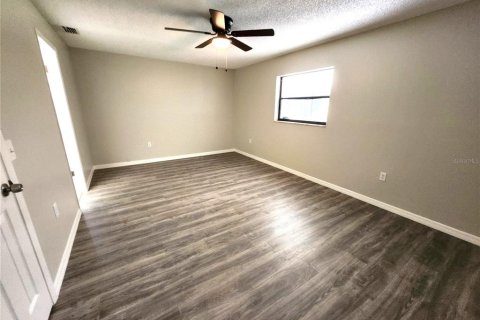 House in Spring Hill, Florida 3 bedrooms, 147.16 sq.m. № 1901035 - photo 18