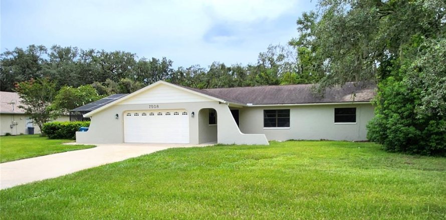 Casa en Spring Hill, Florida 3 dormitorios, 147.16 m2 № 1901035