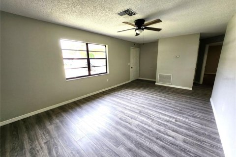 House in Spring Hill, Florida 3 bedrooms, 147.16 sq.m. № 1901035 - photo 5