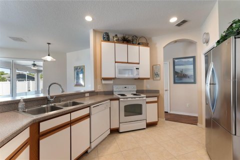 House in Grand Island, Florida 4 bedrooms, 238.76 sq.m. № 1642483 - photo 22