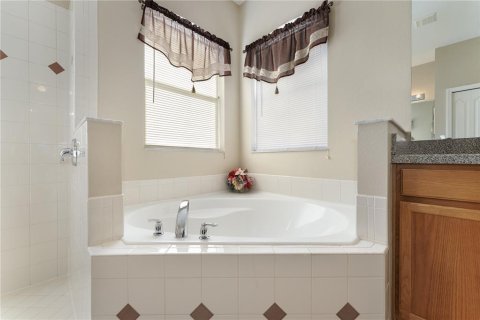 House in Grand Island, Florida 4 bedrooms, 238.76 sq.m. № 1642483 - photo 14