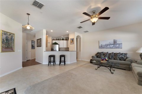 House in Grand Island, Florida 4 bedrooms, 238.76 sq.m. № 1642483 - photo 20