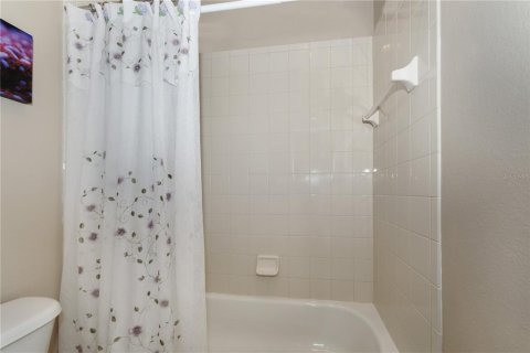 House in Grand Island, Florida 4 bedrooms, 238.76 sq.m. № 1642483 - photo 27