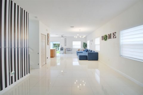 House in Homestead, Florida 5 bedrooms, 201.6 sq.m. № 1889988 - photo 7