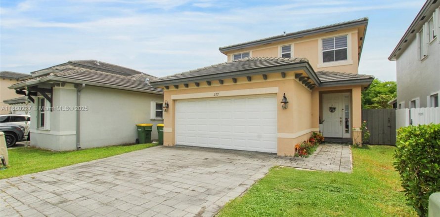 House in Homestead, Florida 5 bedrooms, 201.6 sq.m. № 1889988
