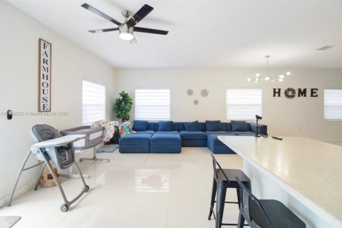 House in Homestead, Florida 5 bedrooms, 201.6 sq.m. № 1889988 - photo 5
