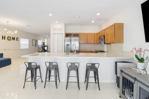 House in Homestead, Florida 5 bedrooms, 201.6 sq.m. № 1889988 - photo 4