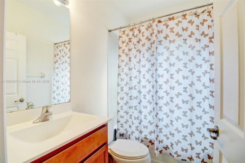 House in Homestead, Florida 5 bedrooms, 201.6 sq.m. № 1889988 - photo 22