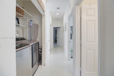 House in Homestead, Florida 5 bedrooms, 201.6 sq.m. № 1889988 - photo 11