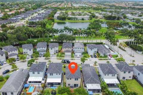 House in Homestead, Florida 5 bedrooms, 201.6 sq.m. № 1889988 - photo 29