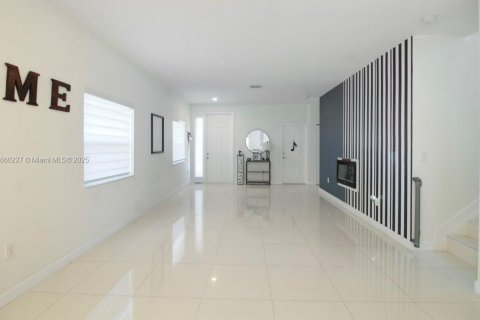 House in Homestead, Florida 5 bedrooms, 201.6 sq.m. № 1889988 - photo 6