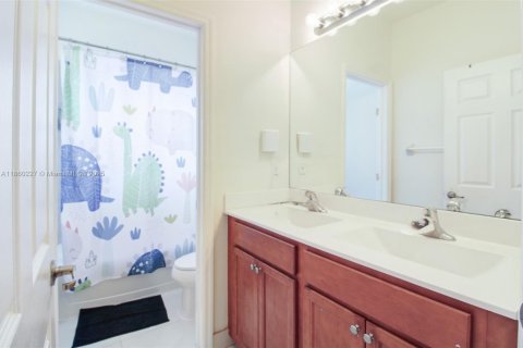 House in Homestead, Florida 5 bedrooms, 201.6 sq.m. № 1889988 - photo 10