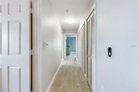 Condo in Sarasota, Florida, 2 bedrooms  № 2091497 - photo 30