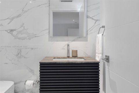 Снять в аренду кондоминиум в Майами-Бич, Флорида 3 спальни, 83.8м2, № 1990066 - фото 18