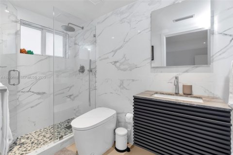 Снять в аренду кондоминиум в Майами-Бич, Флорида 3 спальни, 83.8м2, № 1990066 - фото 17