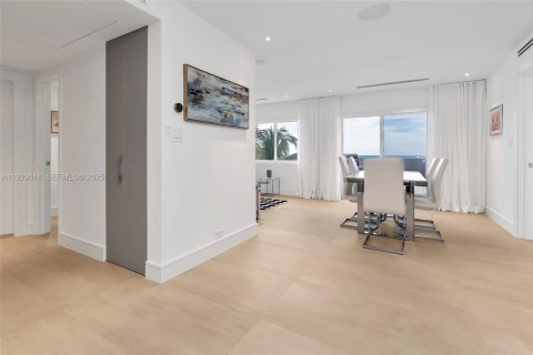 Снять в аренду кондоминиум в Майами-Бич, Флорида 3 спальни, 83.8м2, № 1990066 - фото 16