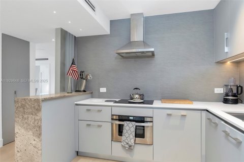 Снять в аренду кондоминиум в Майами-Бич, Флорида 3 спальни, 83.8м2, № 1990066 - фото 15