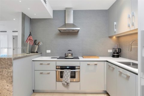 Снять в аренду кондоминиум в Майами-Бич, Флорида 3 спальни, 83.8м2, № 1990066 - фото 13