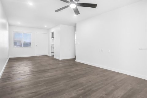 Condominio en venta en Bradenton, Florida, 1 dormitorio, 53.51 m2 № 1381460 - foto 2