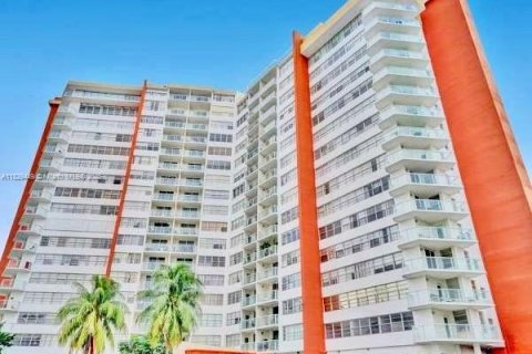Купить кондоминиум в Майами, Флорида 1 спальня, 74.41м2, № 1804279 - фото 2