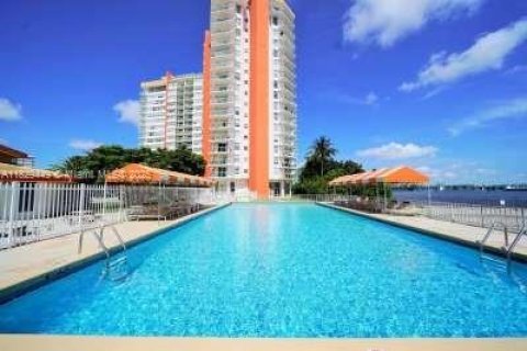 Купить кондоминиум в Майами, Флорида 1 спальня, 74.41м2, № 1804279 - фото 3