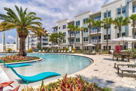 Apartment in Celebration, Florida 2 bedrooms, 101.91 sq.m. № 2209131