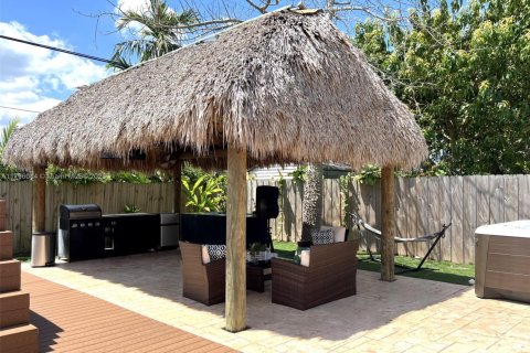 House in Miami, Florida 3 bedrooms, 161.28 sq.m. № 1727189 - photo 14