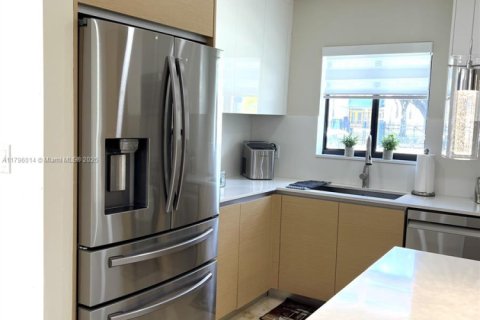 House in Miami, Florida 3 bedrooms, 161.28 sq.m. № 1727189 - photo 30