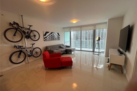 Condo in Miami, Florida, 1 bedroom  № 1997622 - photo 5
