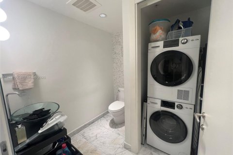 Condo in Miami, Florida, 1 bedroom  № 1997622 - photo 20