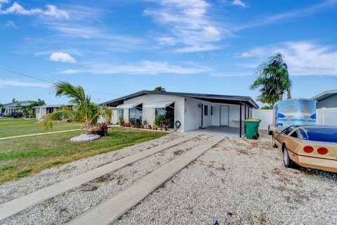 House in Port Charlotte, Florida 3 bedrooms, 116.13 sq.m. № 1776968 - photo 19