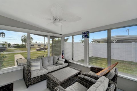House in Port Charlotte, Florida 3 bedrooms, 116.13 sq.m. № 1776968 - photo 22