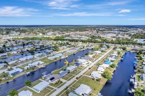 House in Port Charlotte, Florida 3 bedrooms, 116.13 sq.m. № 1776968 - photo 3