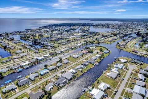House in Port Charlotte, Florida 3 bedrooms, 116.13 sq.m. № 1776968 - photo 17
