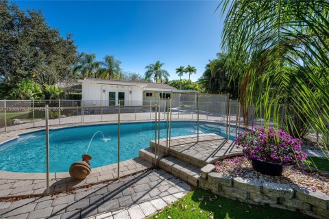 House in Miami, Florida 3 bedrooms, 130.34 sq.m. № 2002669 - photo 30