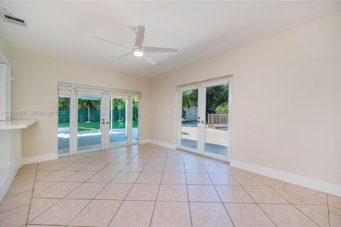 House in Miami, Florida 3 bedrooms, 130.34 sq.m. № 2002669 - photo 22
