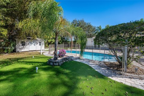 House in Miami, Florida 3 bedrooms, 130.34 sq.m. № 2002669 - photo 28