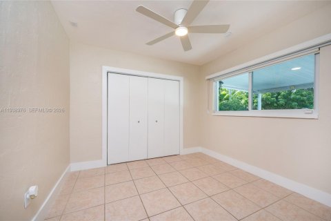 House in Miami, Florida 3 bedrooms, 130.34 sq.m. № 2002669