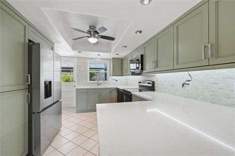 House in Altamonte Springs, Florida 4 bedrooms, 171.78 sq.m. № 2426843 - photo 5