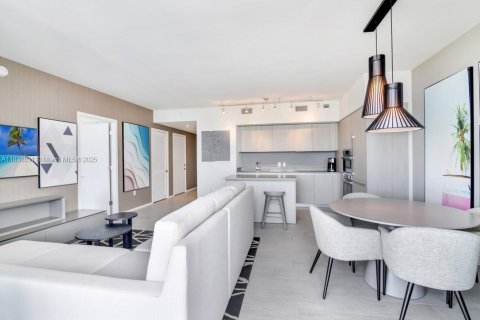 Copropriété à vendre à Hollywood, Floride: 1 chambre, 65.22 m2 № 1934748 - photo 5