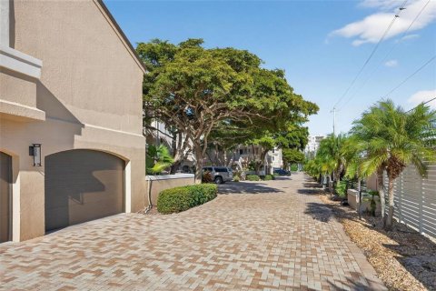 Copropriété à vendre à Sarasota, Floride: 2 chambres, 163.51 m2 № 2416562 - photo 30