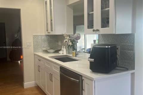 Villa ou maison à vendre à Plantation, Floride: 2 chambres, 133.59 m2 № 1958219 - photo 2