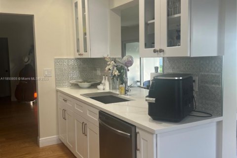 Villa ou maison à vendre à Plantation, Floride: 2 chambres, 133.59 m2 № 1958219 - photo 1