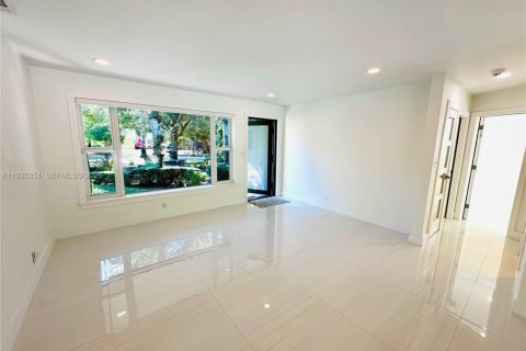 House in Hialeah, Florida 3 bedrooms, 136.47 sq.m. № 1995602 - photo 18