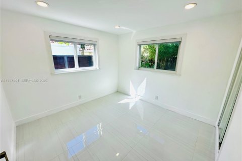 House in Hialeah, Florida 3 bedrooms, 136.47 sq.m. № 1995602 - photo 27