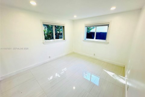 House in Hialeah, Florida 3 bedrooms, 136.47 sq.m. № 1995602 - photo 29