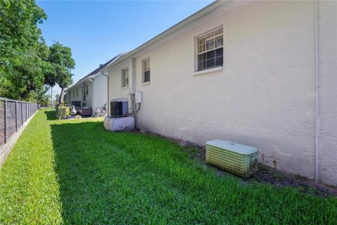 Copropriété à vendre à New Port Richey, Floride: 2 chambres, 95.13 m2 № 1538327 - photo 25