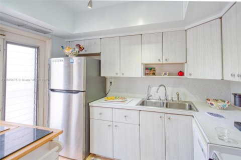 Copropriété à vendre à Lauderdale-by-the-Sea, Floride: 2 chambres, 103.12 m2 № 1896574 - photo 13