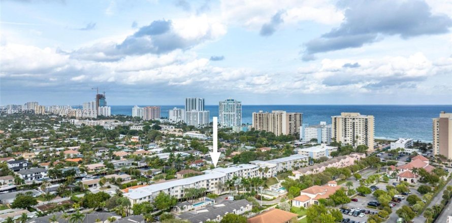 Condo in Lauderdale-by-the-Sea, Florida, 2 bedrooms № 1896574